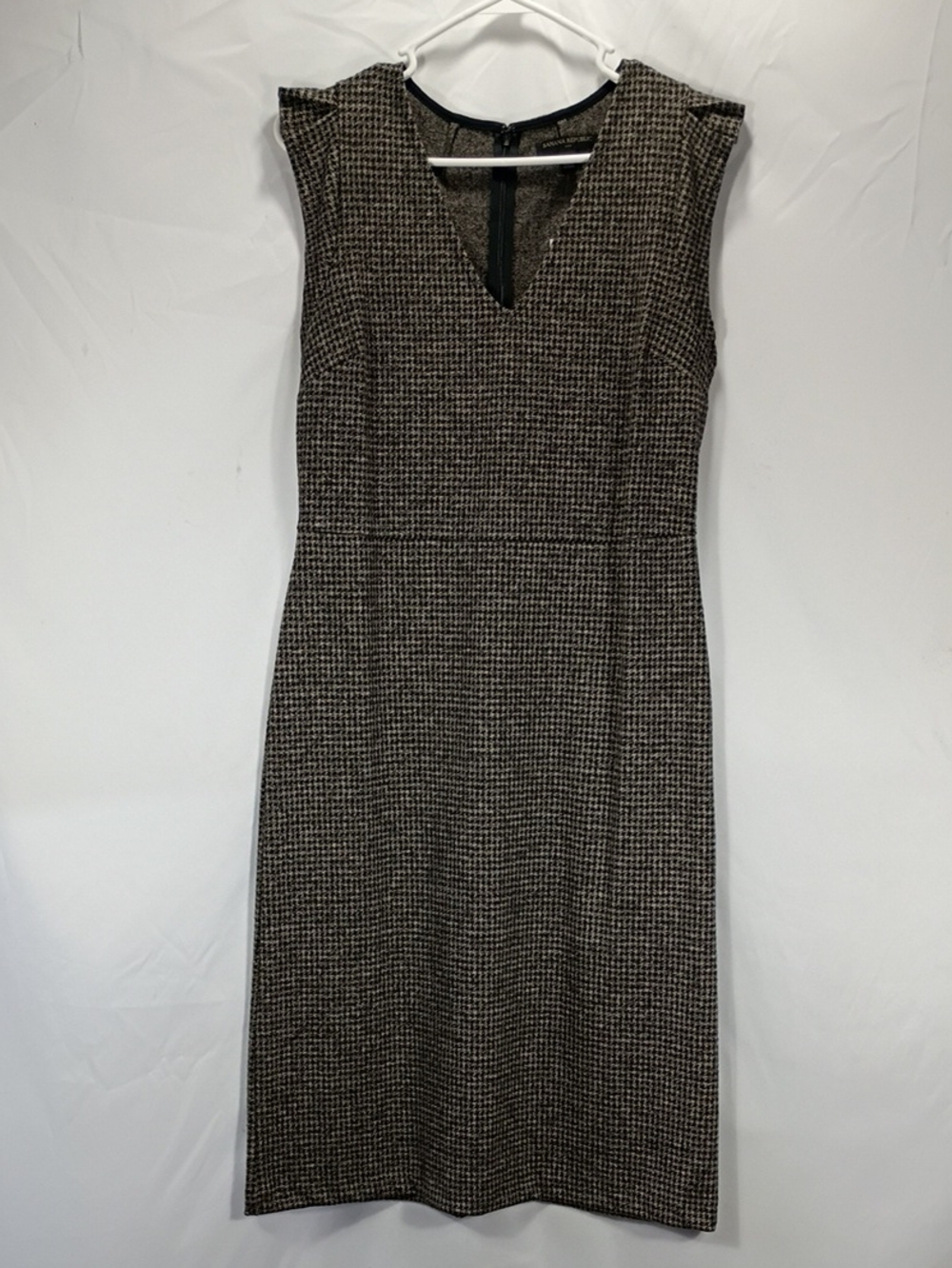 NWT Banana Republic Black and Cream Tweed Sheath Dress Size 8 Work Wedding